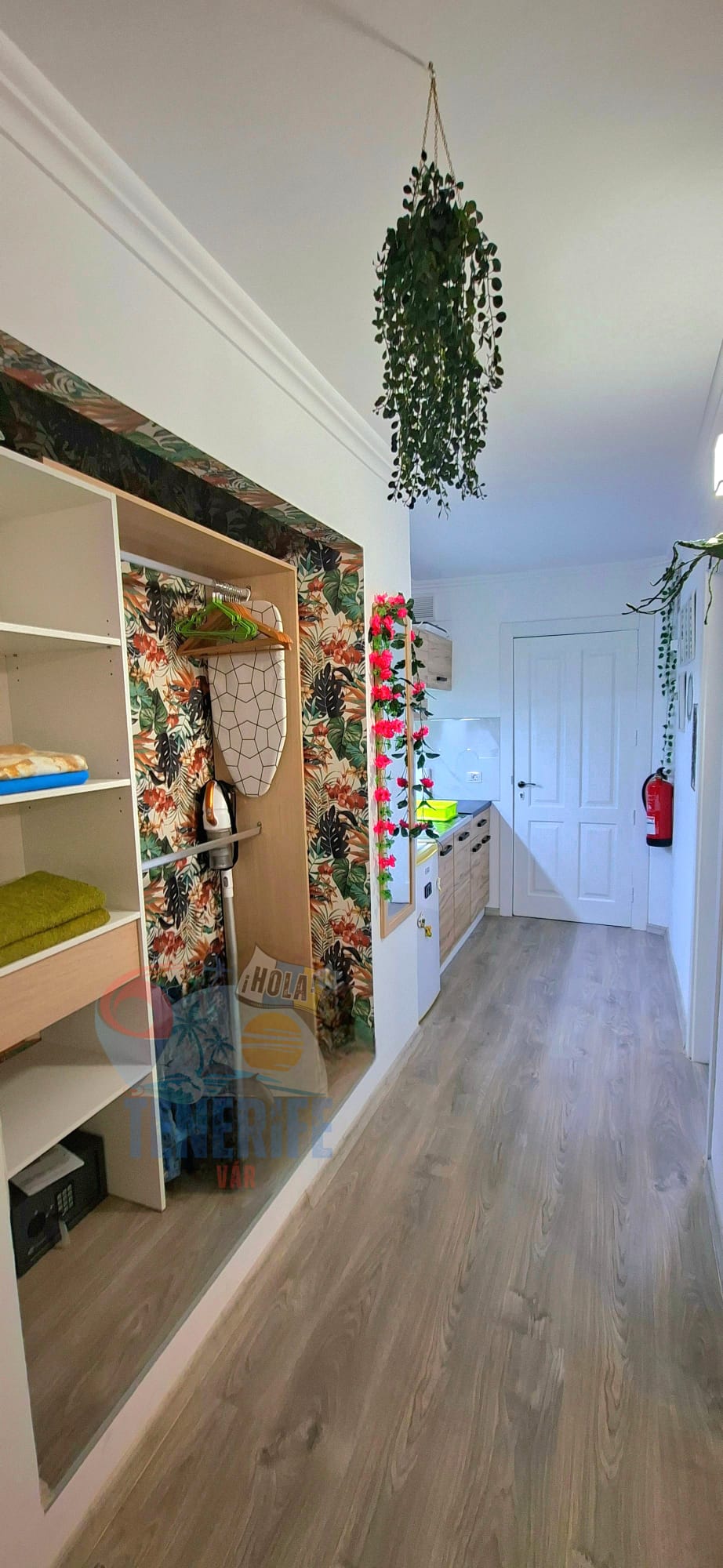 045